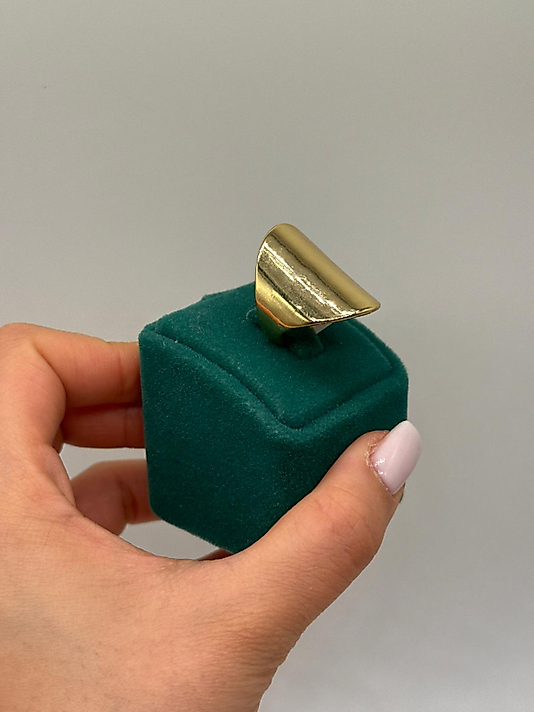 Zamansız Plaka Yüzük