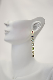 Gold Renkli Taş Sallamalı Küpe