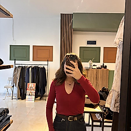 V yaka kırmızı body