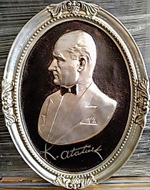 ATATÜRK TABLOSU DEKORATİF ALTIN VARAKLI