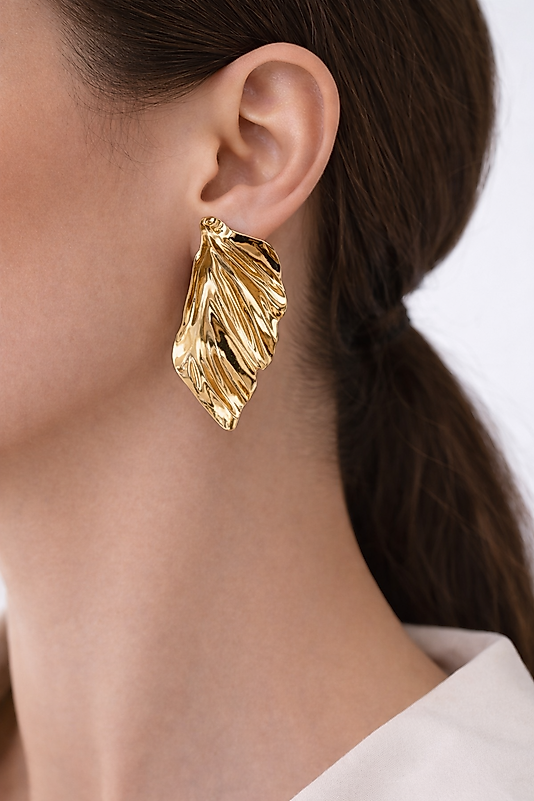 14K Altın Renk Modern Yaprak Tasarım  Kadın Küpe