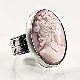 PEMBE BEYAZ KABUKTAN ANTİKA CAMEO GÜMÜŞ YÜZÜK