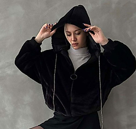 Peluş Kürk Mont Zincir Detaylı  Siyah Renk