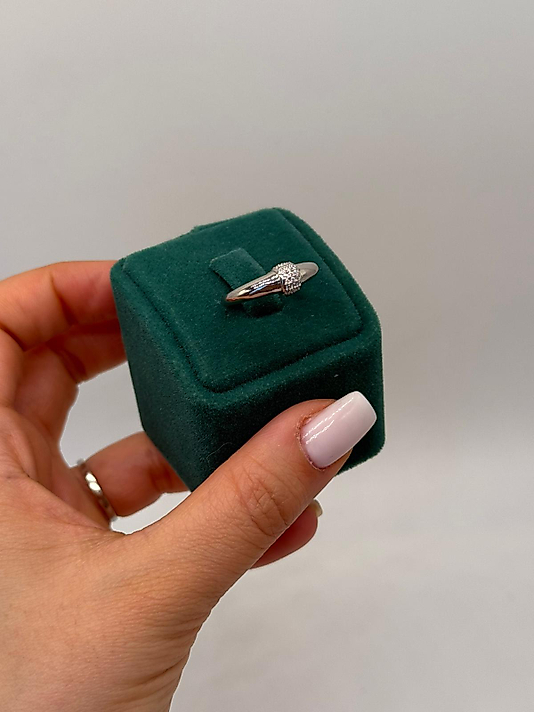 Xuping Minimal Taşlı Şıklık Yüzüğü