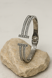 ĞÜMÜŞ RENK zirkon taşli bileklik