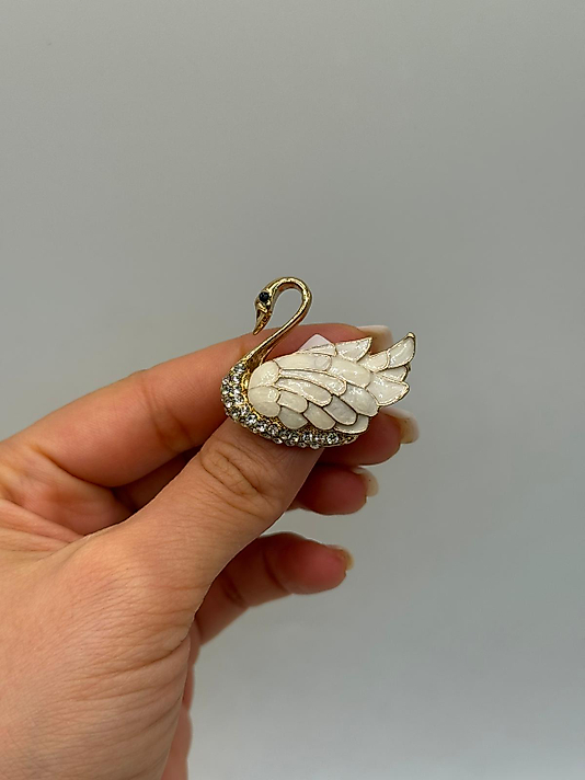 Zirkon Taşlı Kuğu Figürlü Altın Renk Broş