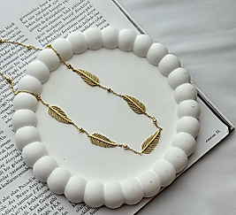 Yaprak Model Gold Çelik Kolye