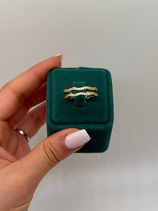 Xuping Dalga Formlu Taşlı Altın Renk Yüzük