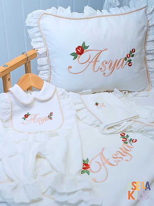 Kız Bebek Yenidoğan Set - Bebeğinizin İsmi ve Çiçek Motif