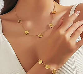 Moda Minimalist 304 Paslanmaz Çelik Titanyum Beş Yapraklı Çiçek Takı Seti - Benzersiz Tasarım Altın Bilezik ve Kolye Zinciri, Premium Çok Yönlü Bilezik + Kolye