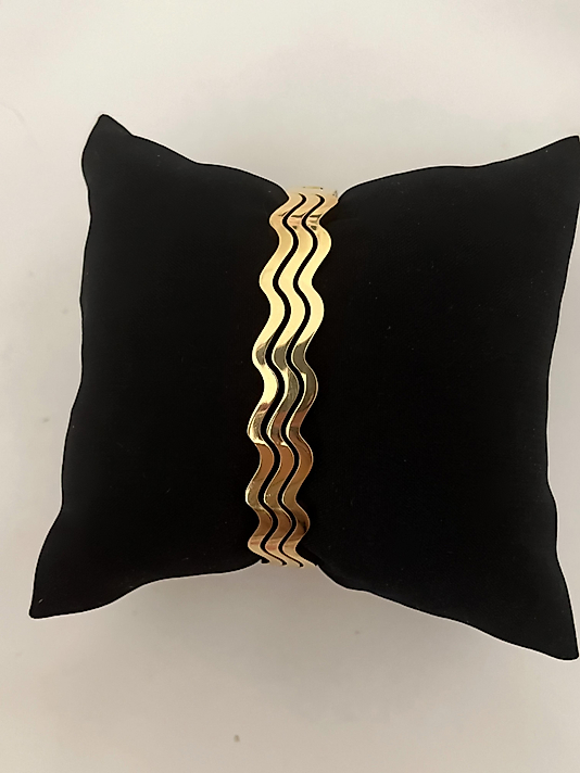 Çeyrek Dalgalı Kelepçe