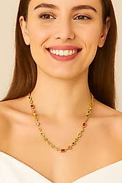 Altın Çerçeveli Çok Renkli Taşlı Zarif Kolye