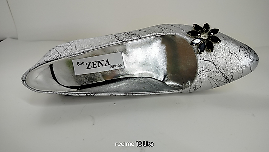 Taş tasarımlı gümüş suni deri ayakkabı