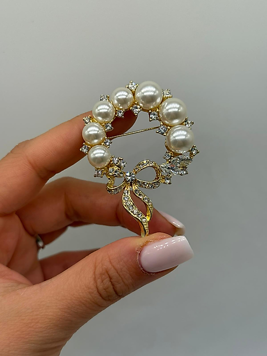 Altın Tonlu Zirkon Taşlı İnci Çelenk Broş