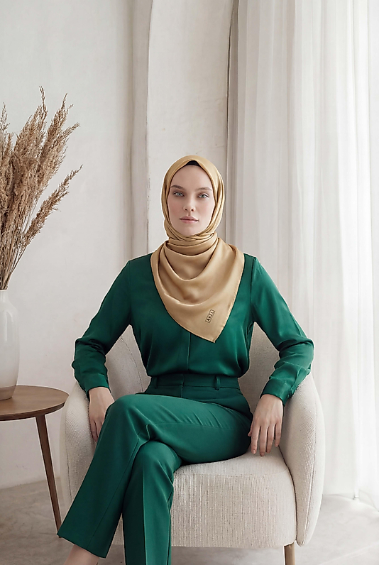 Düz Kristal Kumaş Eşarp - Kaymaz, Şık, Tok Duran | Günlük & Abiye Uyumlu