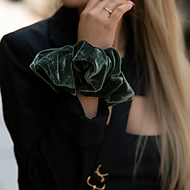 Zümrüt Büyük Boy Kadife Siyah El Yapımı Simit Toka - XXL Scrunchies