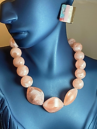 Toz Pembe Boncuk Kolye
