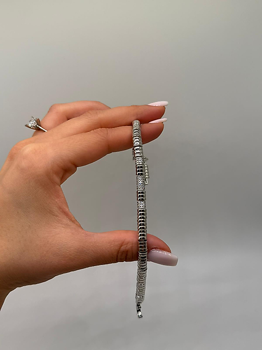 Silindir Detaylı Zirkon Taşlı Xuping VIP Çelik Gümüş Renk Kadın Bileklik