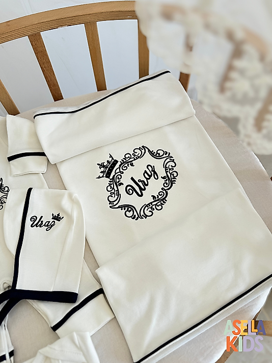 Asellakids 10'lu Yenidoğan Set - Bebeğinizin İsmi ve Çelenk Taç Nakışlı