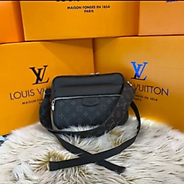 LOUİS VİTTON