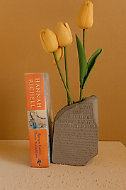 Beton Kitap Tututculu Vazo Antik Mısır Detaylı