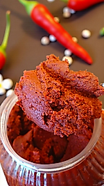 OSMANİYE GÜN KURUSU ACI BİBER SALÇASI