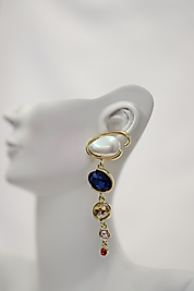 Beyaz Mavi Şampanya Kristalleri ve İncilerle Süslenmiş Küpeler