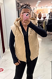 Kapüşonlu Parlak Bej Kapitone Yelek