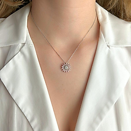 Işıltılı Güneş Kolye – Zarif Gümüş Tonlu Güneş Motifli Kolye, Kristal Taşlı Minimalist Kolye, Kadınlara Özel Hediye