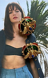 Zümrüt Kovan Özel Tasarım Küpe