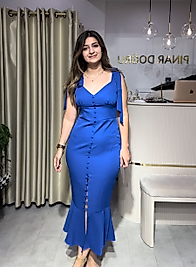 MAVİ DÜĞME DETAYLI MİDİ ELBİSE