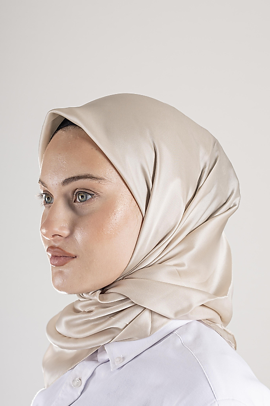 Düz Kristal Kumaş Eşarp - Kaymaz, Şık, Tok Duran | Günlük & Abiye Uyumlu