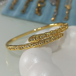 Çelik Altın Kaplamalı Yılan Taşlı Marka Model Kelepçe