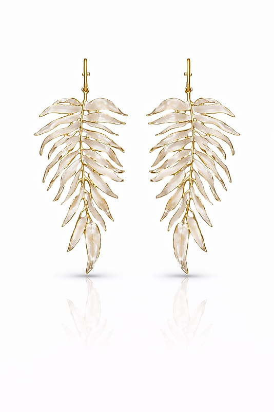 İnci Beyaz Yaprak Formlu Gold Detaylı Kadın Küpe