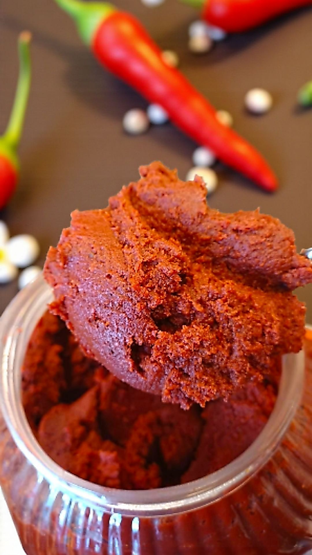 OSMANİYE GÜN KURUSU ACI BİBER SALÇASI