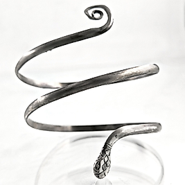 YILAN FORMUNDA GÜMÜŞ PAZU BİLEZİK