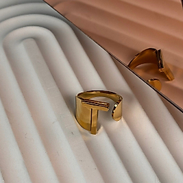 HARFLİ AYARLANABİLİR GOLD RENK ÇELİK YÜZÜK T HARFİ