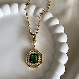 Yesil taşlı serenay  kolye