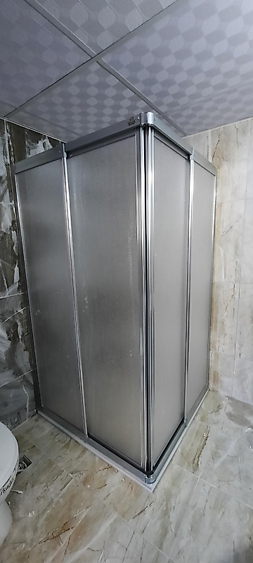 110cm x 110cm Parlak Profil Köşeden Girişli Mika Duşakabin
