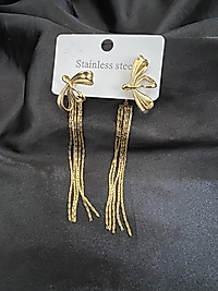Kurdele model dökümlü gold renk çelik küpe