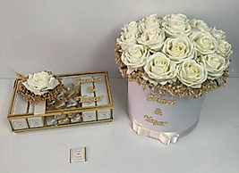 GOLD CAM KUTULU İSİM ETİKETLİ KIZ İSTEME ÇİKOLATASI & ÇİÇEĞİ