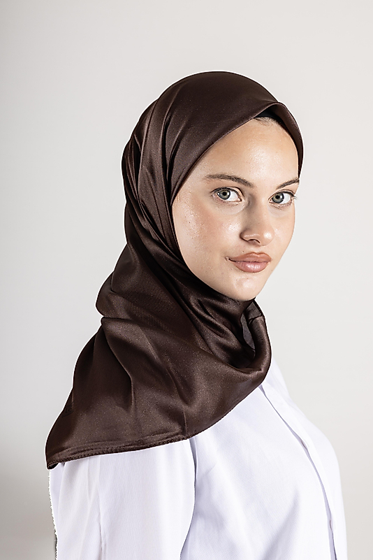 Düz Kristal Kumaş Eşarp - Kaymaz, Şık, Tok Duran | Günlük & Abiye Uyumlu