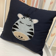 Zebra İşlemeli Nakışlı Kırlent
