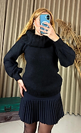 Balıkçı Yaka Balon Kol Fitilli Siyah Triko Kazak – Şık ve Modern Stil