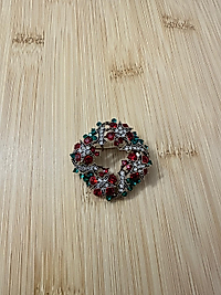 2026 Kırmızı ve Yeşil Taşlı Broş